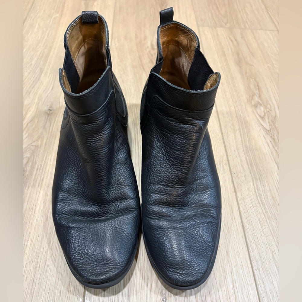 Sofft Black Leather Women's Ankle Booties